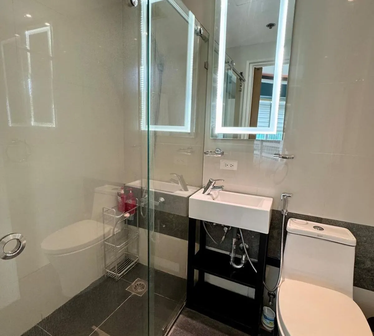 Luxe 2-Br Condo In Avant Bgc Manila 0*,